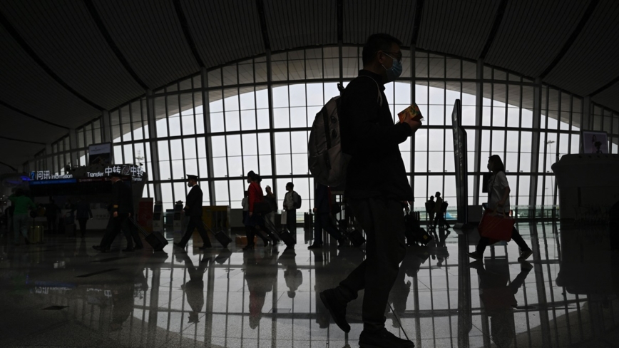 防泄密？海外华人回国遭体制内好友集体回避