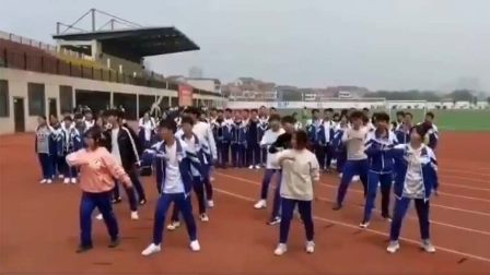 文革回潮：大陆中小学开跳“忠字舞”