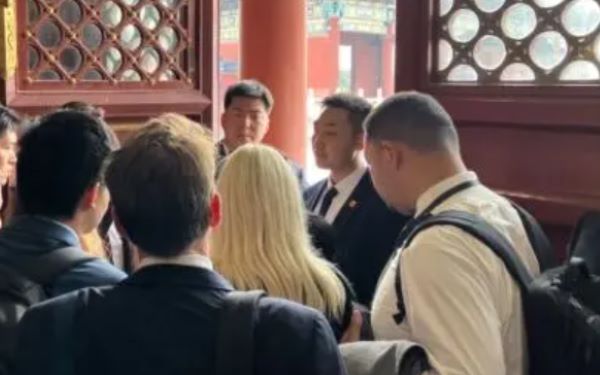 有感于记者在北京和白宫的体验反差