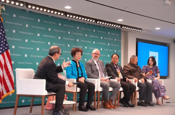 美前大使新书：中共对信仰开战 不会赢