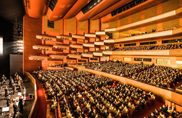 大陆华人：神韵是文化瑰宝 像钻石一样闪耀