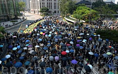 中国年轻人对共产党的“苦恋”何时觉醒？