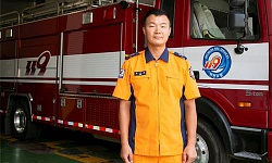 韩国消防员：临大难而不惧（图）